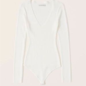 Abercrombie cream v-neck sweater bodysuit size S